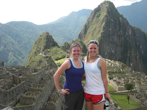 Two volunteers in Peru