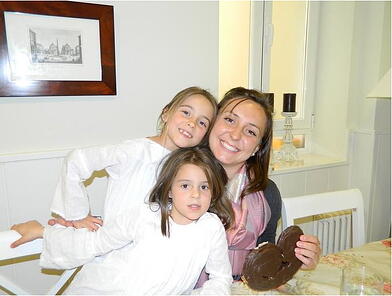Walk and Talk Spain Tutor with her kids