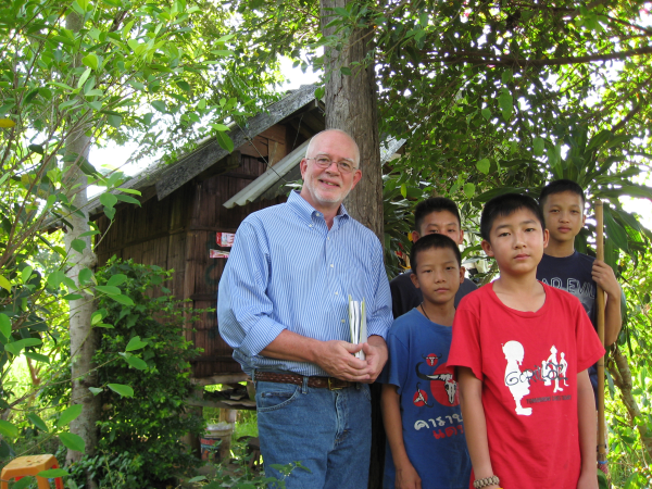 Randy LeGrant and 4 of the orphans at Baan Kru Mookda