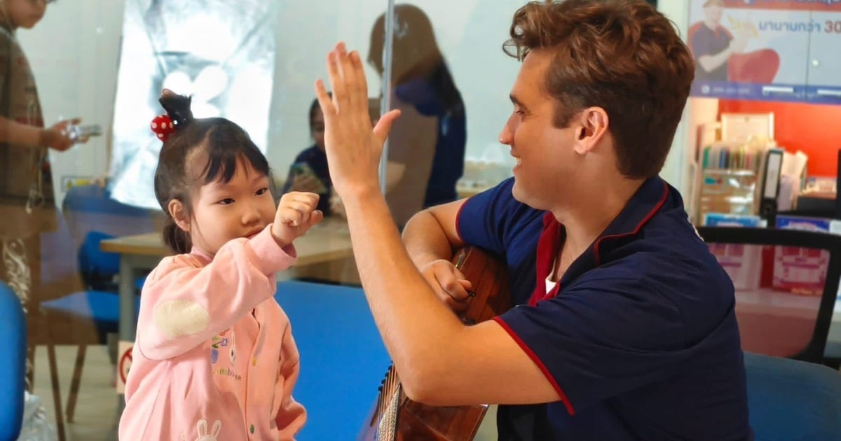 TEFL Certified and Still Job Hunting? Here's the Real Difference